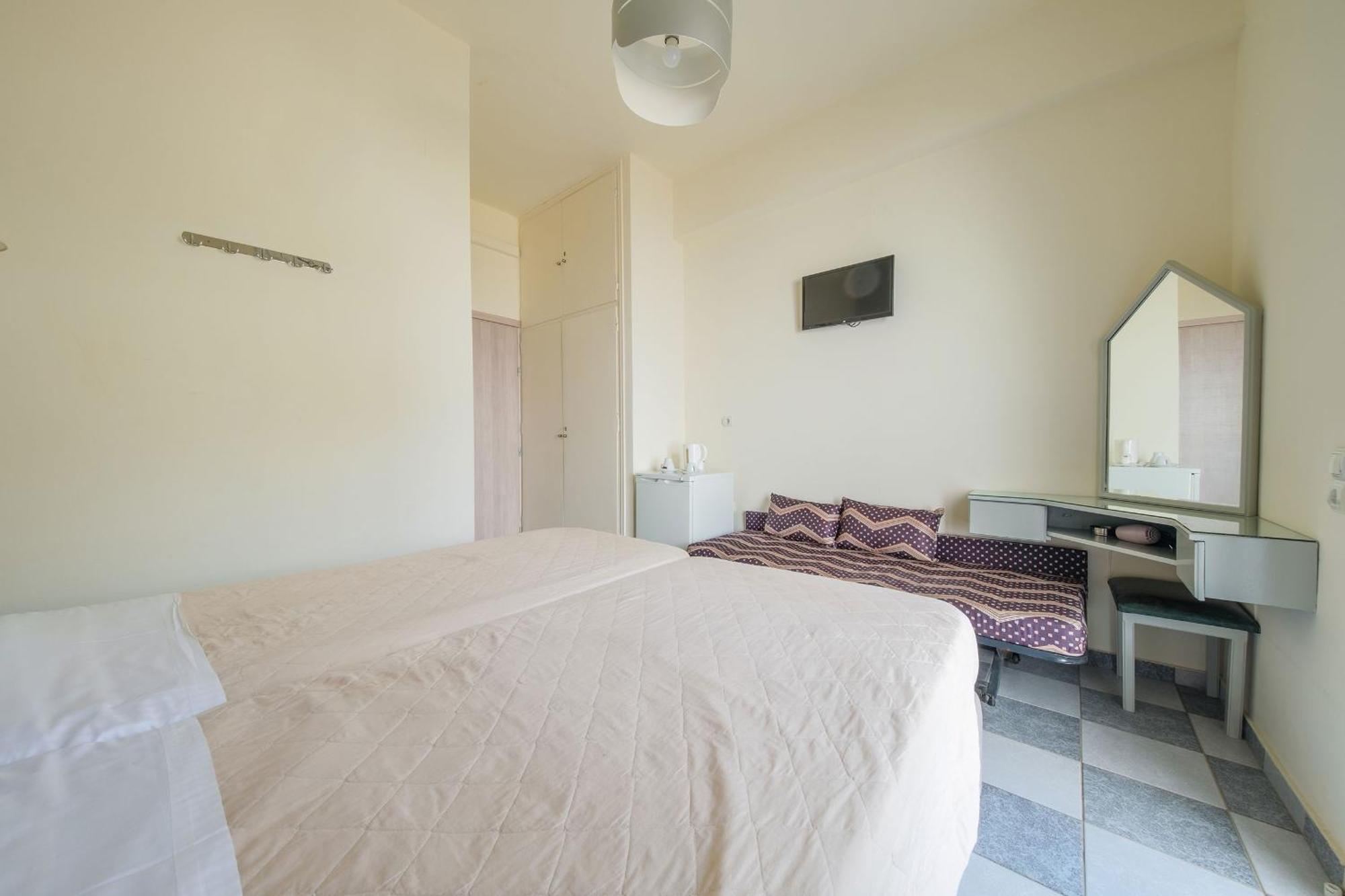 Golden Moon Hotel Tolo Ngoại thất bức ảnh