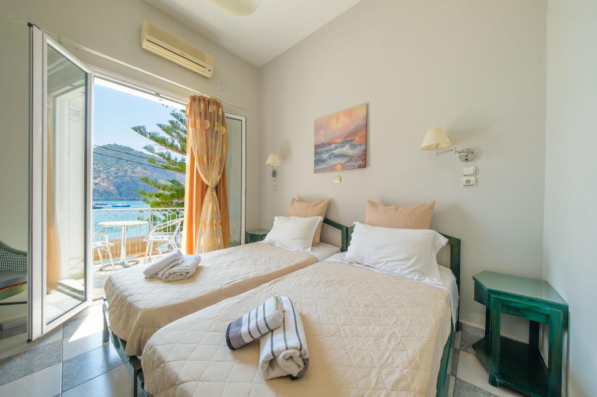 Golden Moon Hotel Tolo Ngoại thất bức ảnh