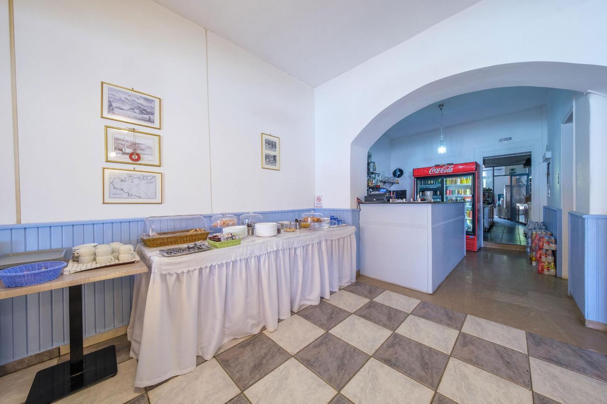 Golden Moon Hotel Tolo Ngoại thất bức ảnh