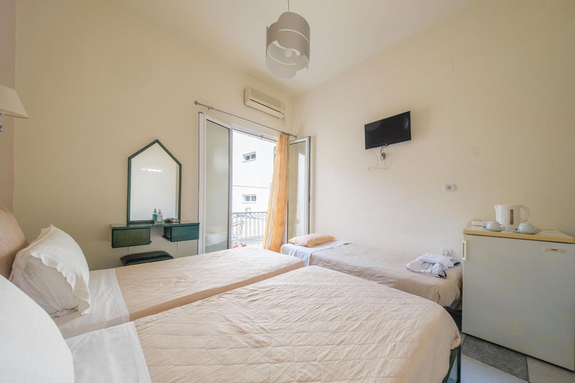 Golden Moon Hotel Tolo Ngoại thất bức ảnh