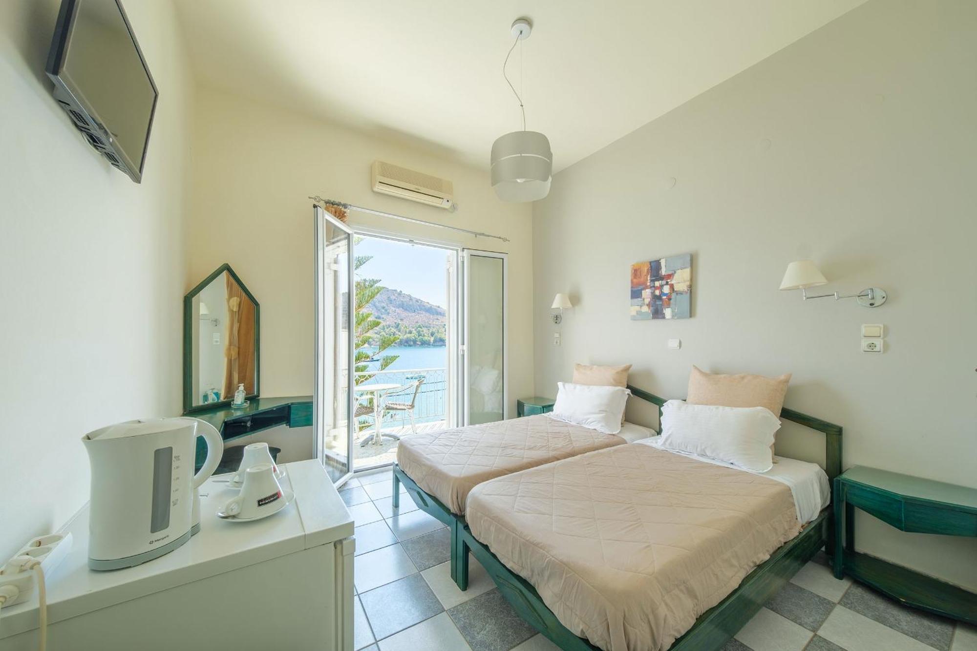 Golden Moon Hotel Tolo Ngoại thất bức ảnh