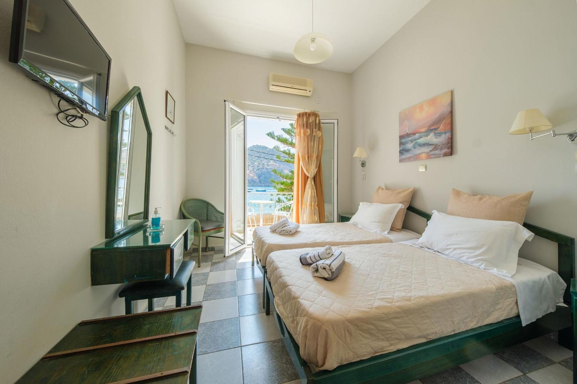 Golden Moon Hotel Tolo Ngoại thất bức ảnh