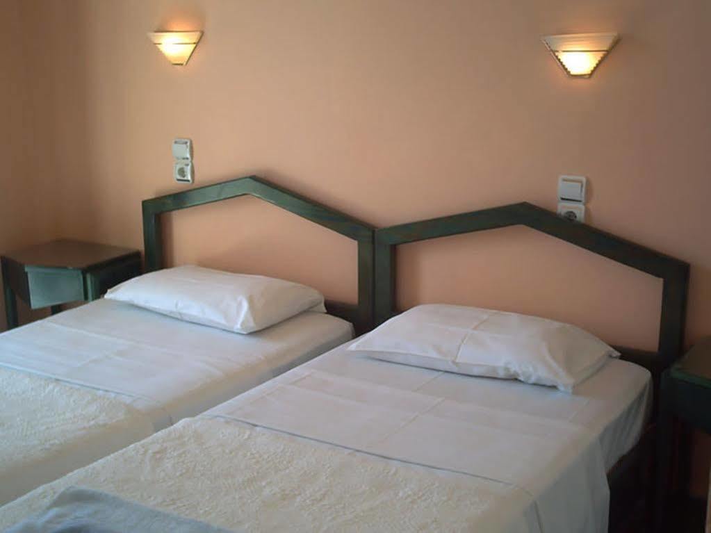 Golden Moon Hotel Tolo Ngoại thất bức ảnh